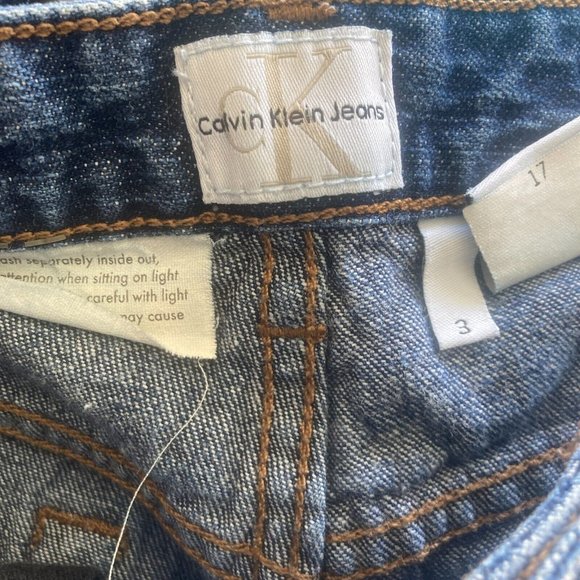 Calvin Klein Shorts Denim Womens 3 Cutoff Distressed Medium Wash - Picture 4 of 7